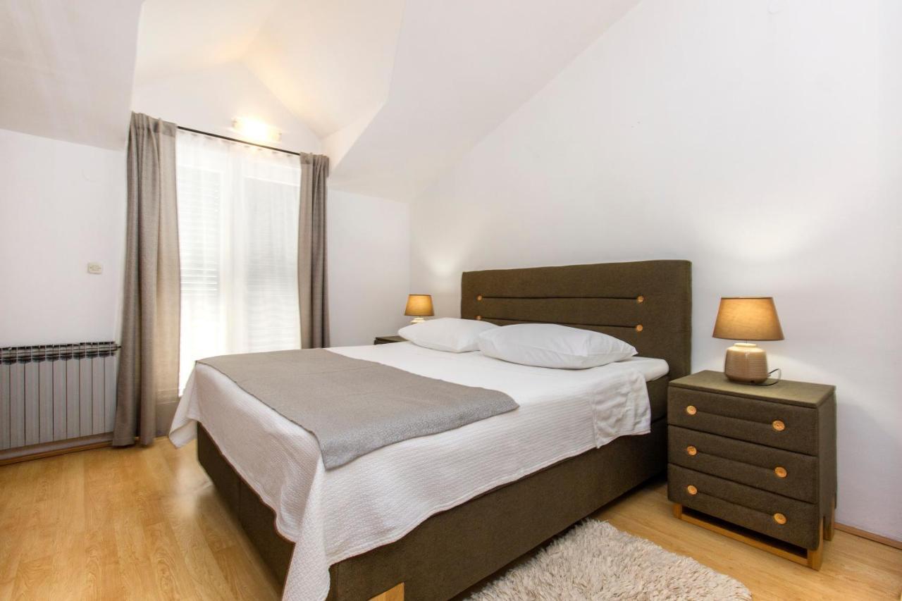 Luka Apartment ชิเบนิก ภายนอก รูปภาพ