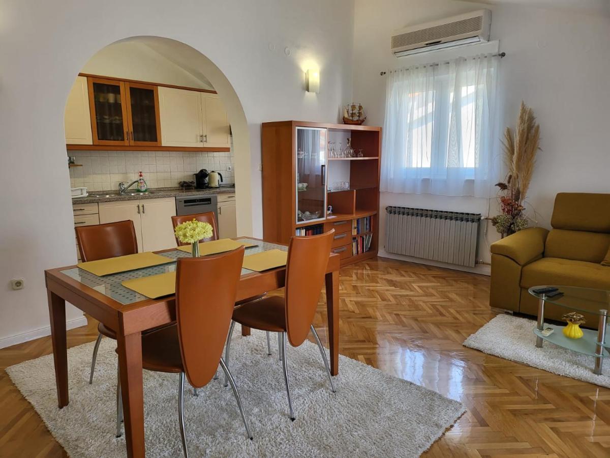 Luka Apartment ชิเบนิก ภายนอก รูปภาพ